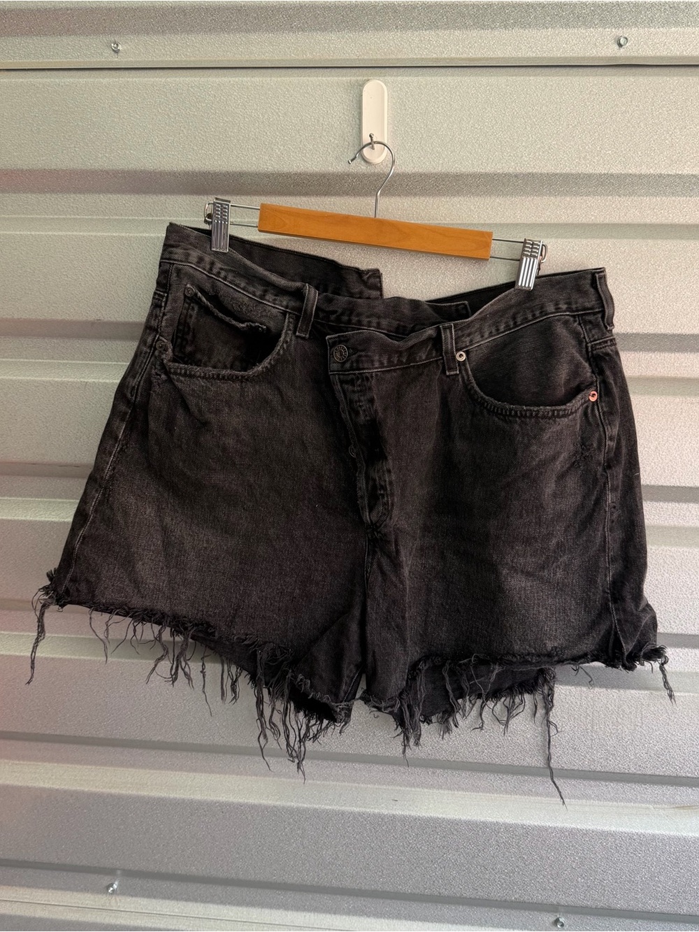 Agolde criss crows short